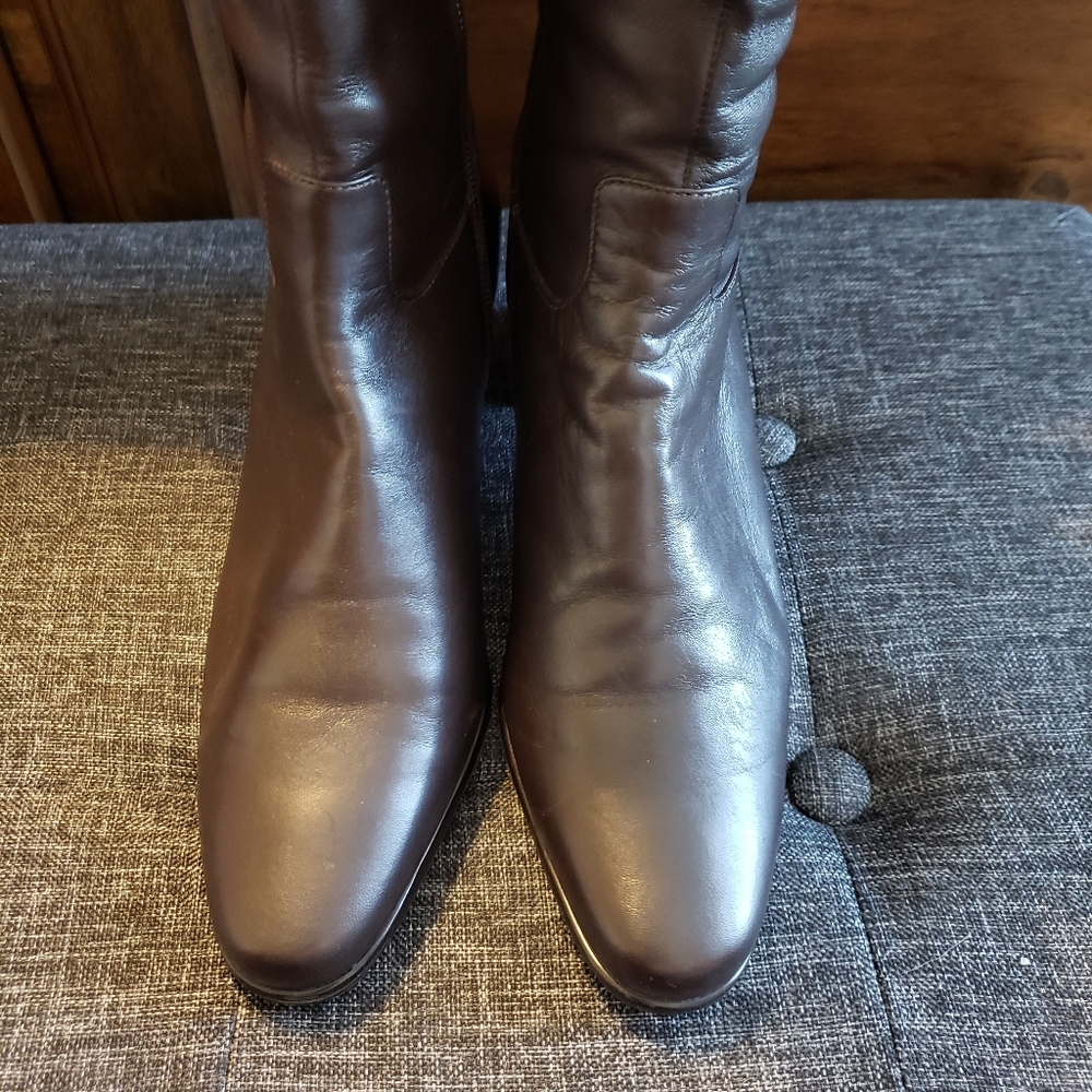 Tall brown boots - Picture 4 of 8